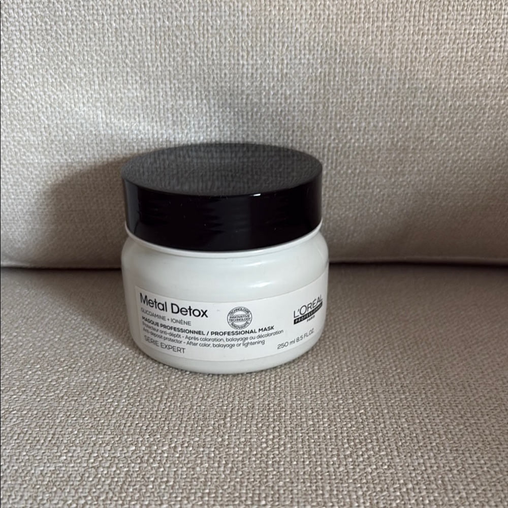 L'Oreal Metal Detox Professional Mask  8.5 oz